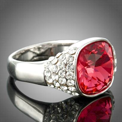 PINK N WHITE SWAROVSKI CRYSTAL RING-sz8.5